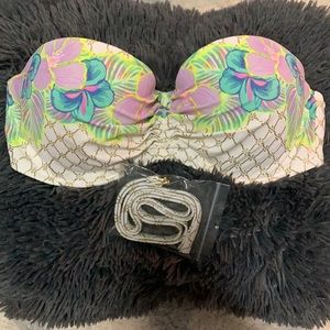 NWOT Victoria’s Secret Bikini Top